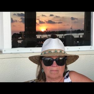 Meet your Posher, Karla